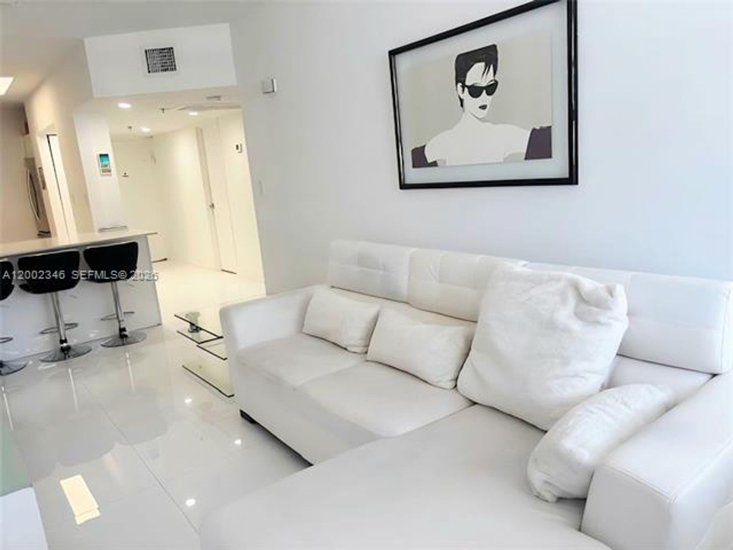 MIAMI BEACH Apartment: 100 Lincoln Rd # 927