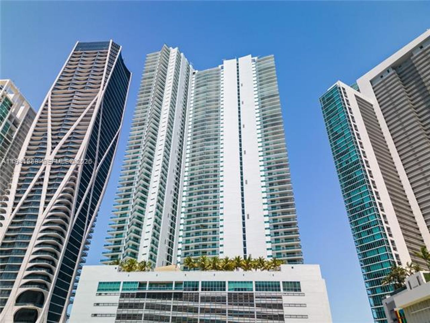 MIAMI Apartment: 900 Biscayne Blvd unit 401