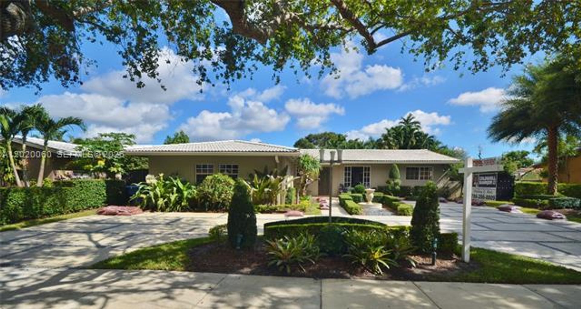 Miami Lakes House: 14001 Cypress Ct
