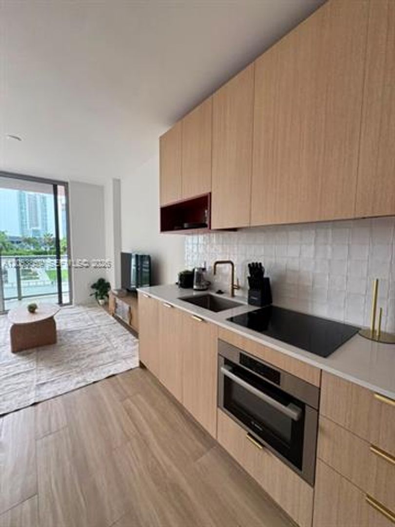 Miami Condo: 90 NE 32nd St cu-811