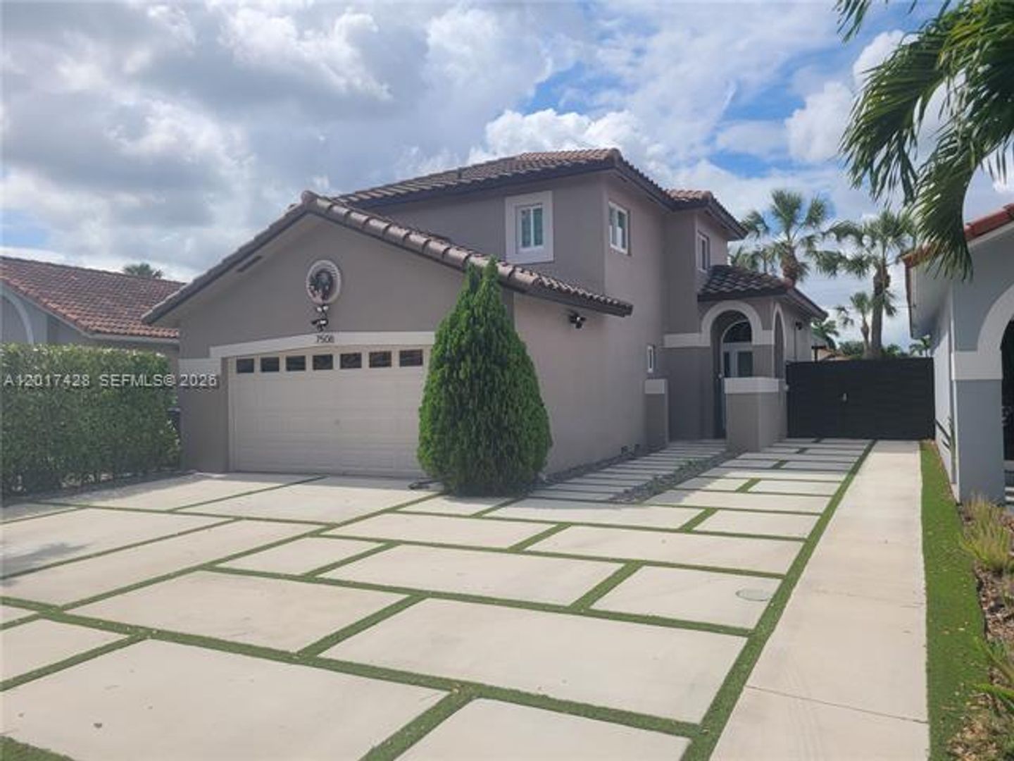 Hialeah House: 7506 NW 169th Ter # 1