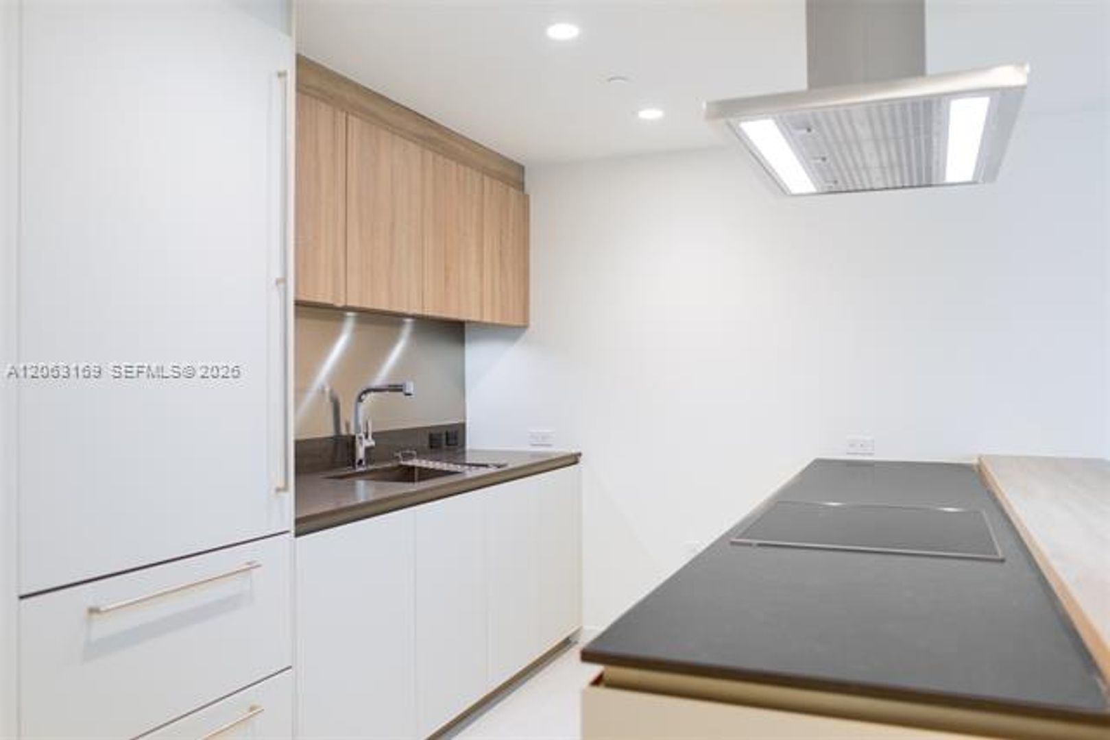 Miami Condo: 1000 Brickell Plz cu-4205