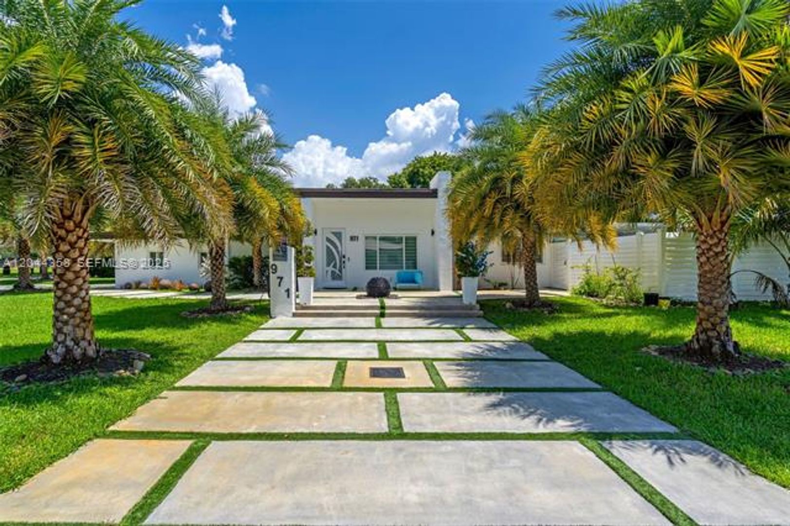 Biscayne Park House: 971 NE 113th St #0