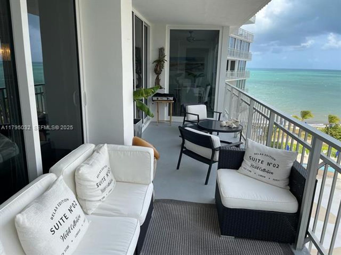 KEY BISCAYNE Apartment: 600 Grapetree Dr unit 7CS