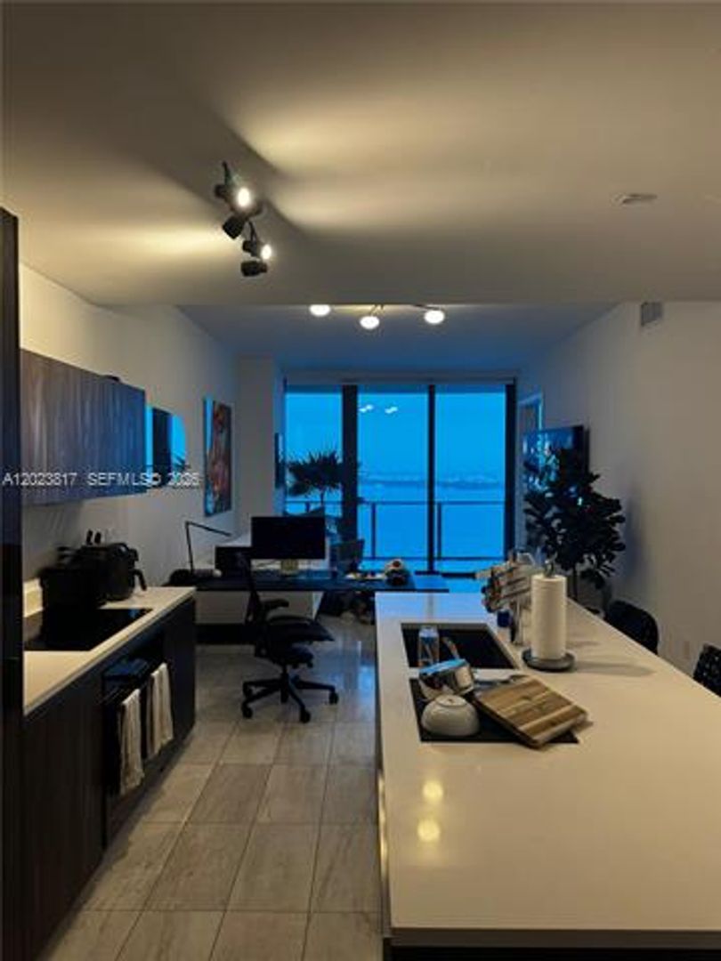 Miami Condo: 480 NE 31st St #4102