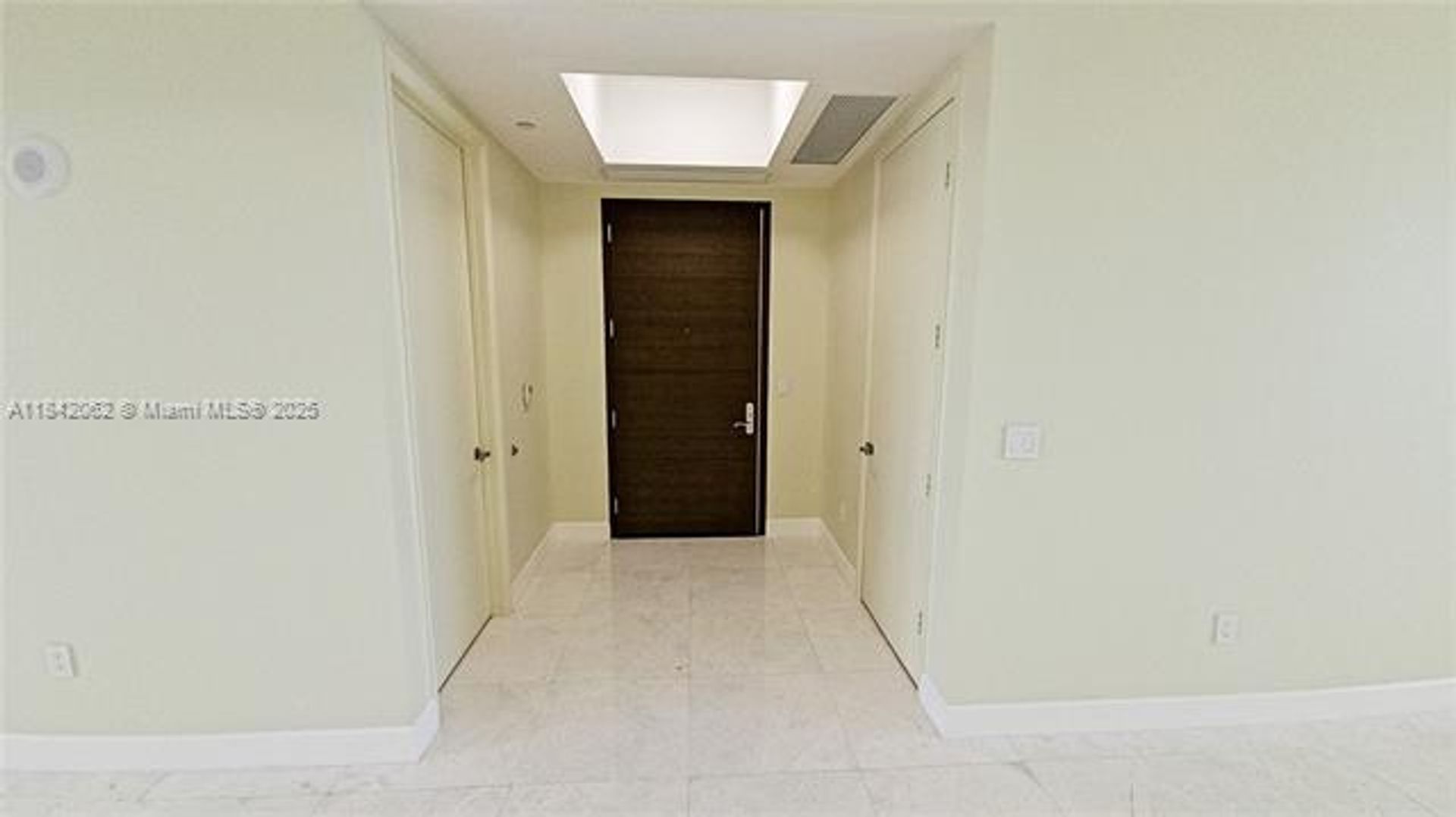 SUNNY ISLES BEACH Apartment: 15901 Collins Ave appt 2106