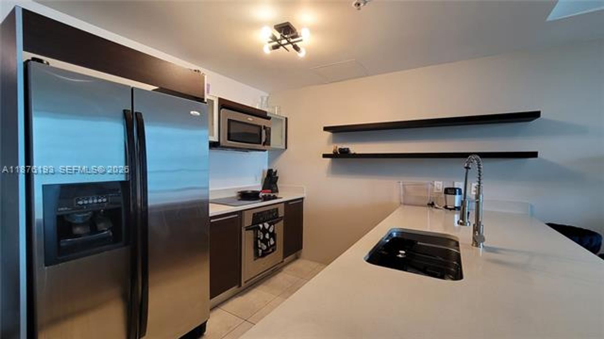 Miami Condo: 1900 N Bayshore Dr cu-2009