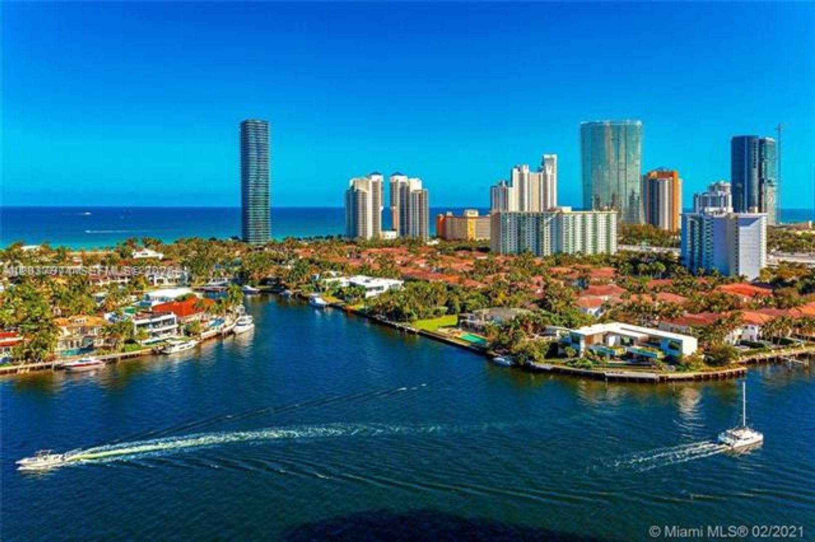 Aventura Apartment: 19707 Turnberry Way # 23F