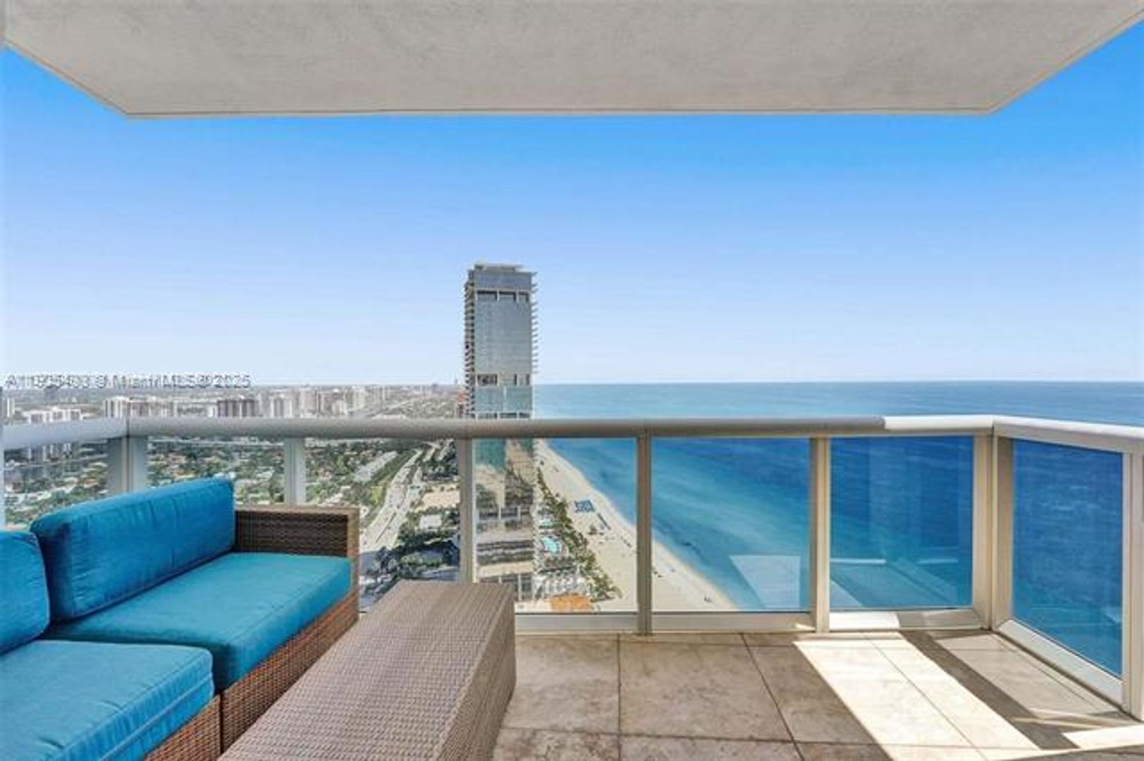 SUNNY ISLES BEACH Apartment: 18201 Collins Ave appt 5202