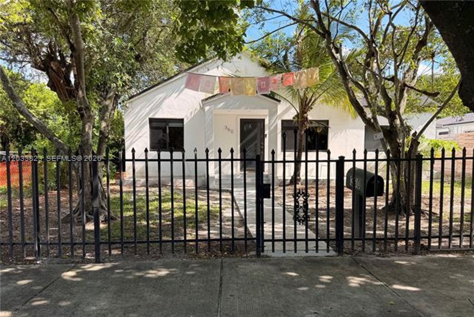 Miami House: 360 NW 40th Street
