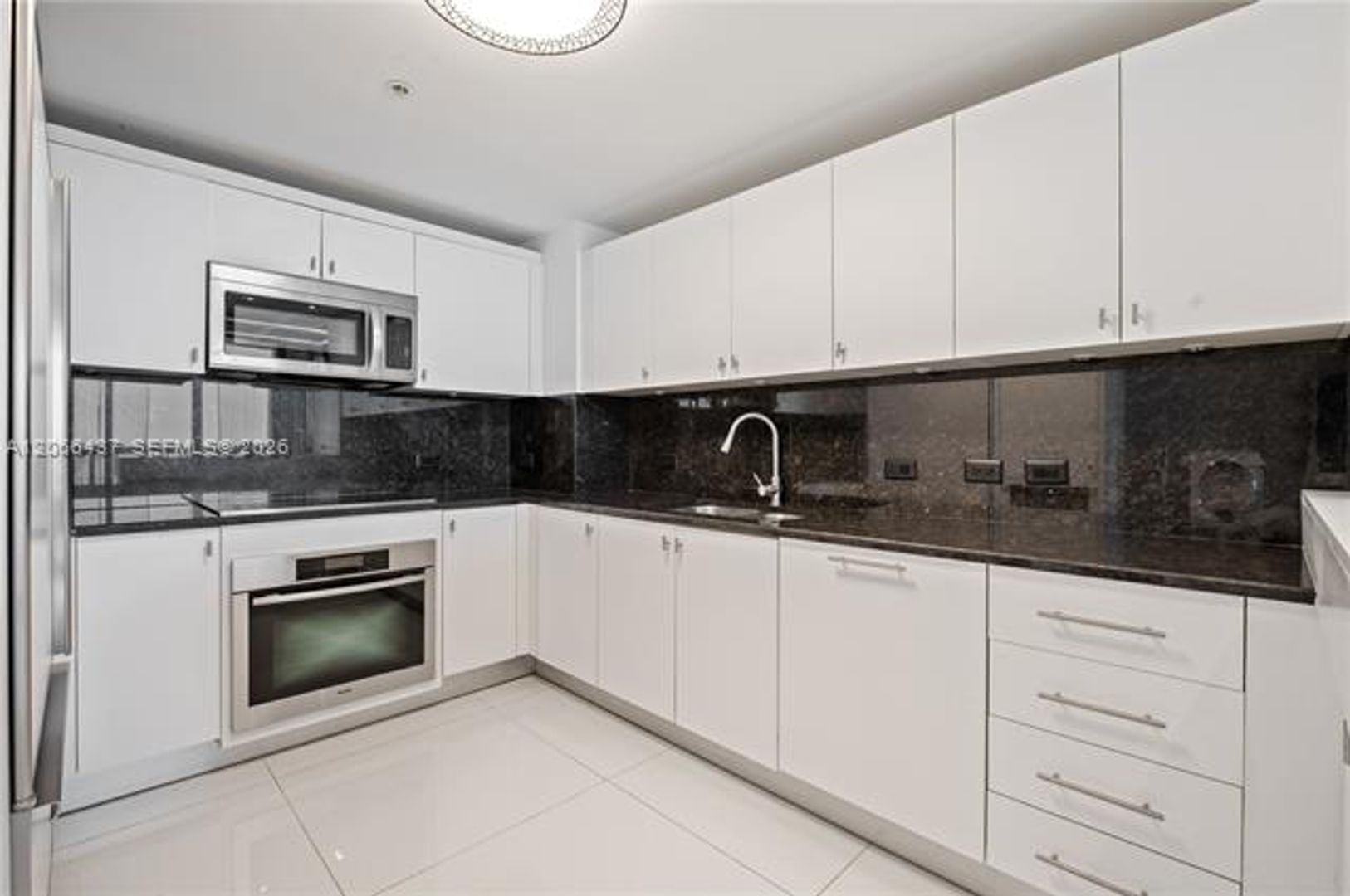 Miami Beach Condo: 6899 Collins Ave cu-702
