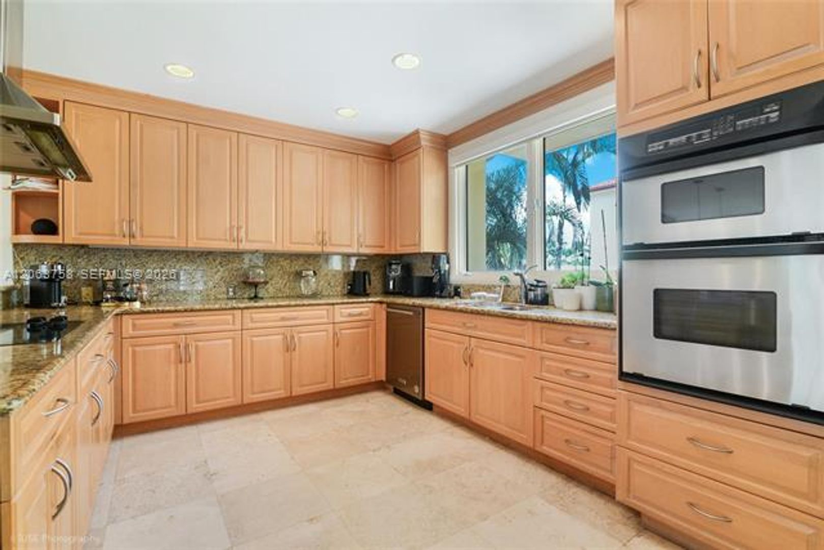 North Miami Beach Townhome: 3972 NE 171st St th 3972