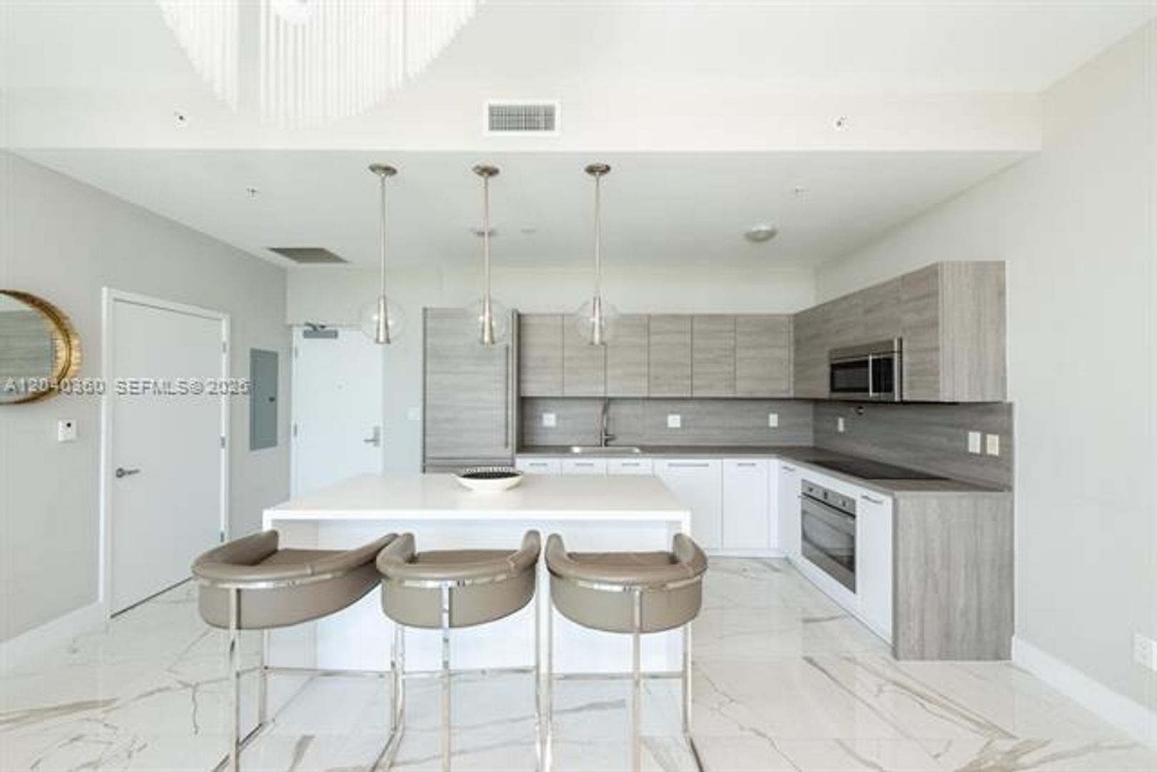 Sunny Isles Beach Condo: 400 Sunny Isles Blvd cu-104