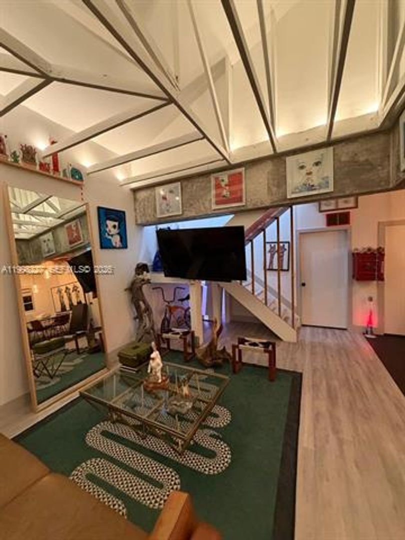 MIAMI Townhome: 455 NW 19th Ln th 17