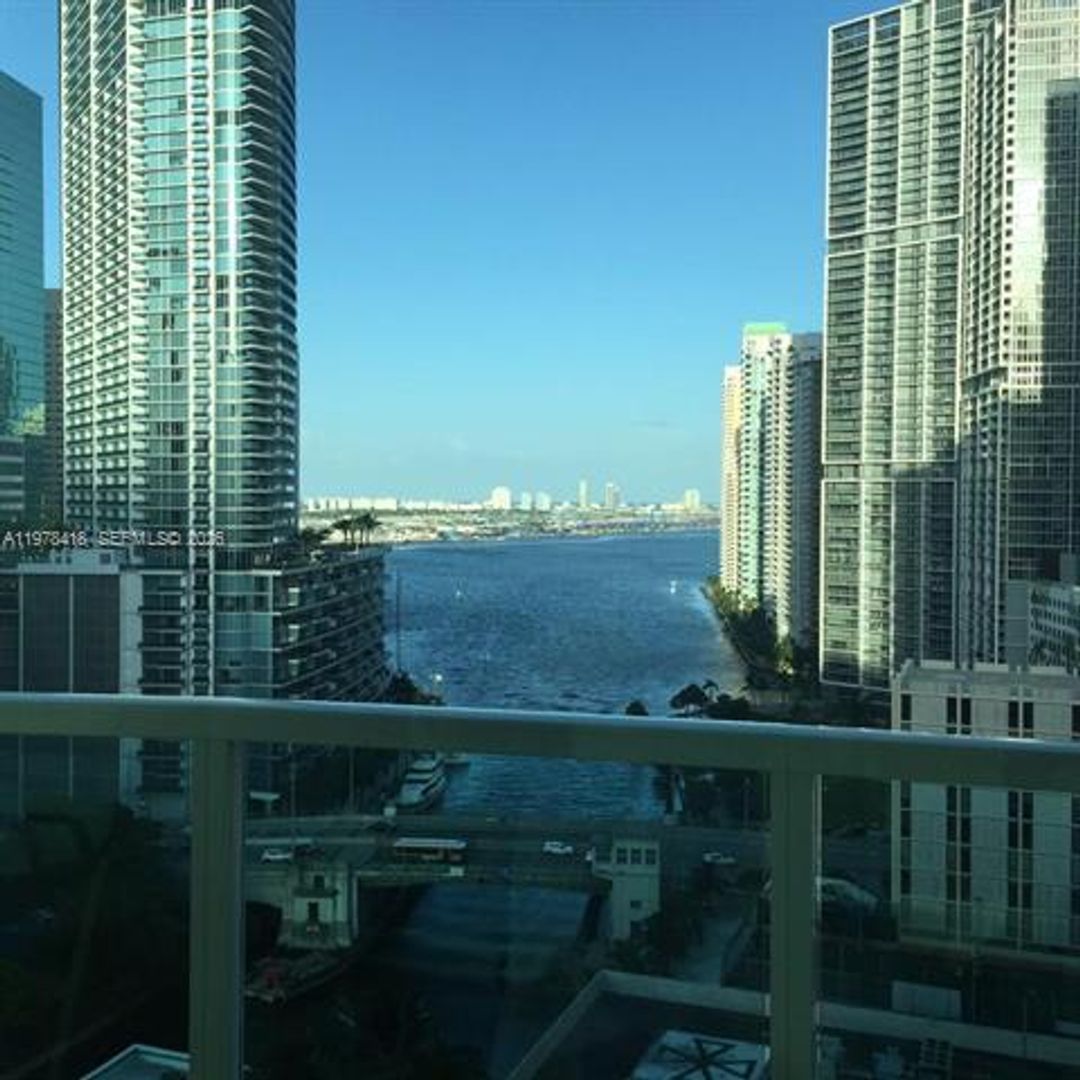 MIAMI Apartment: 31 SE 5th St # 2206