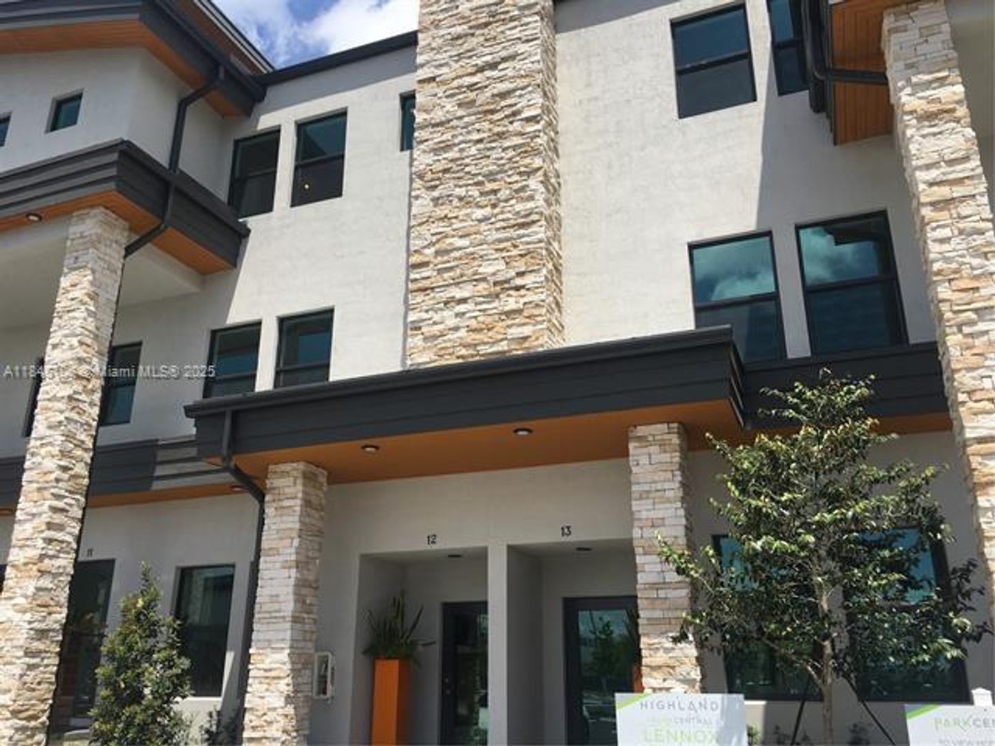 DORAL Townhome: 10461 NW 82nd St TH 6