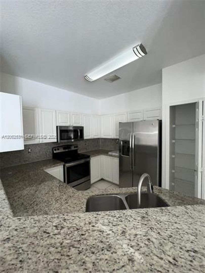 Doral Townhome: 4847 NW 108th Ct # 4847