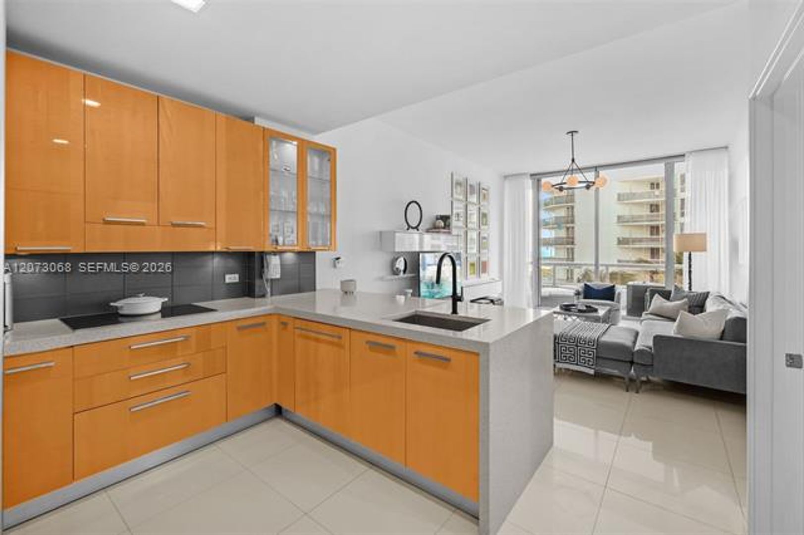 Miami Beach Condo: 6799 Collins Ave cu-407