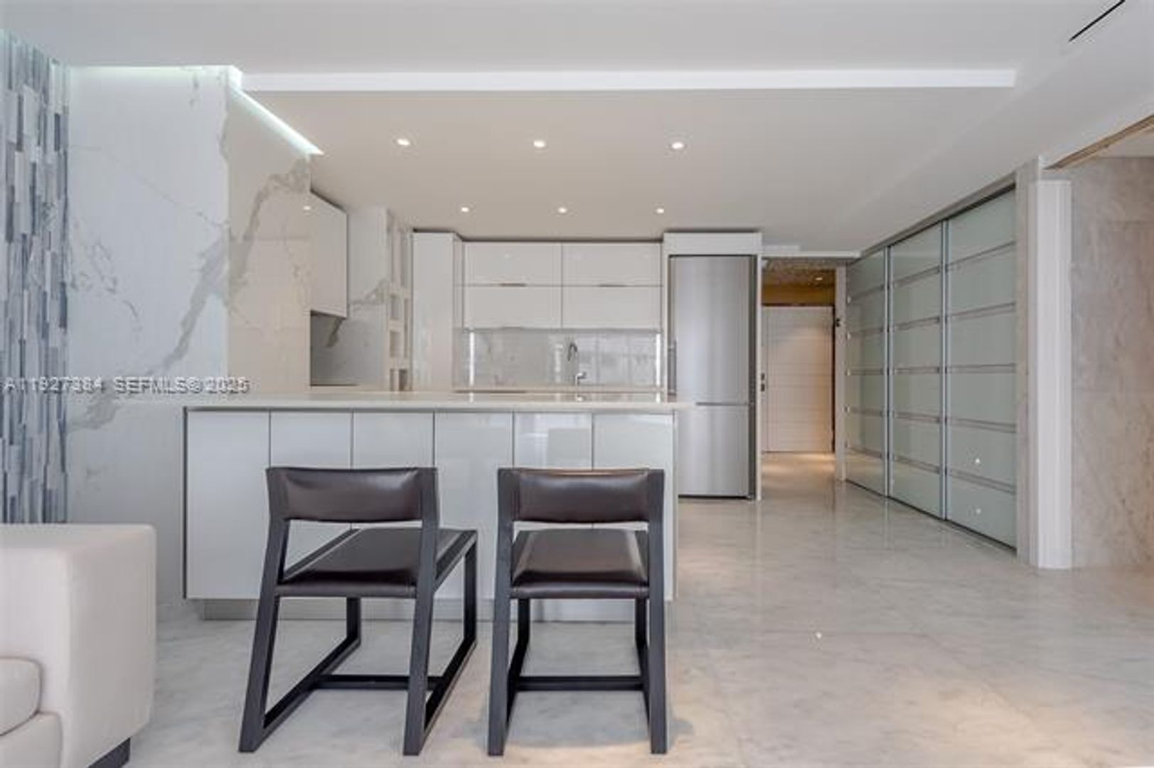 MIAMI BEACH Apartment: 6423 Collins Ave appt 304