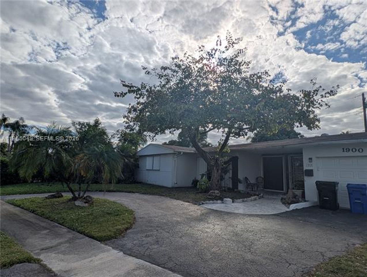 NORTH MIAMI BEACH House: 1900 NE 186th Dr # 0