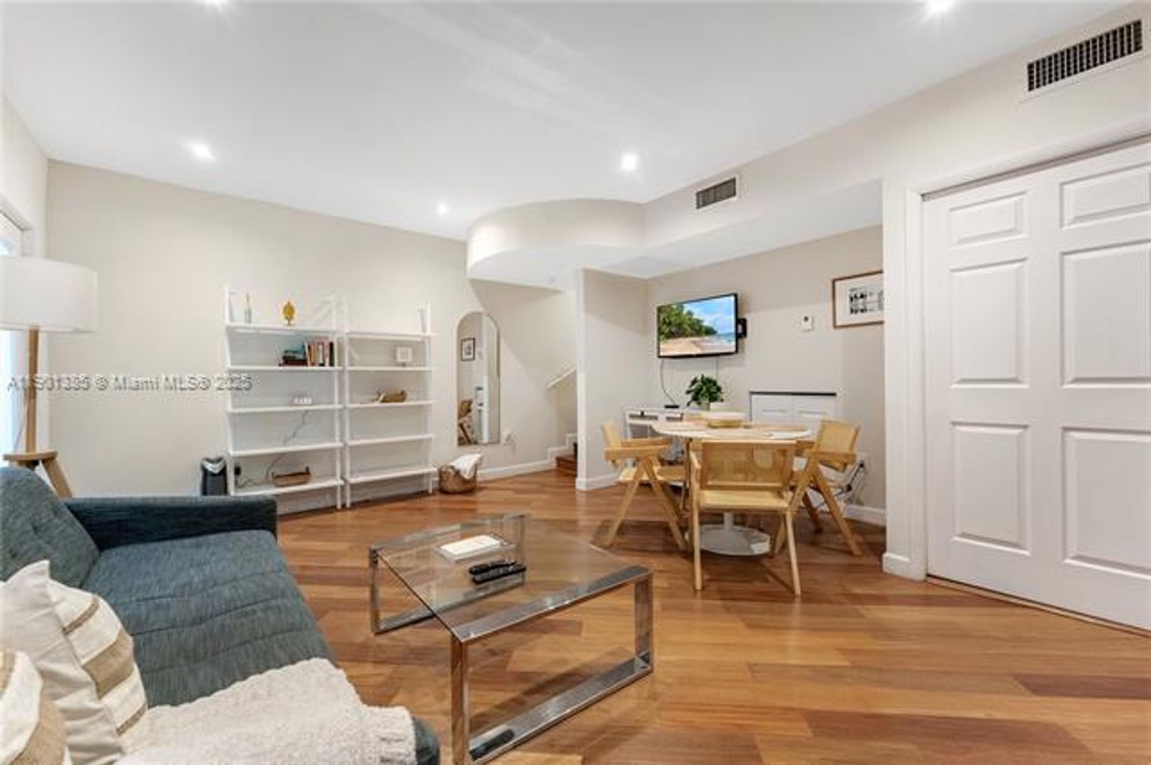 MIAMI BEACH Apartment: 927 Euclid Ave unit 6