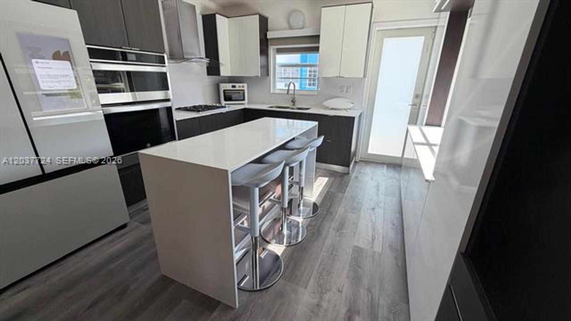 Miami Beach Apartment: 650 Pennsylvania Ave # 24