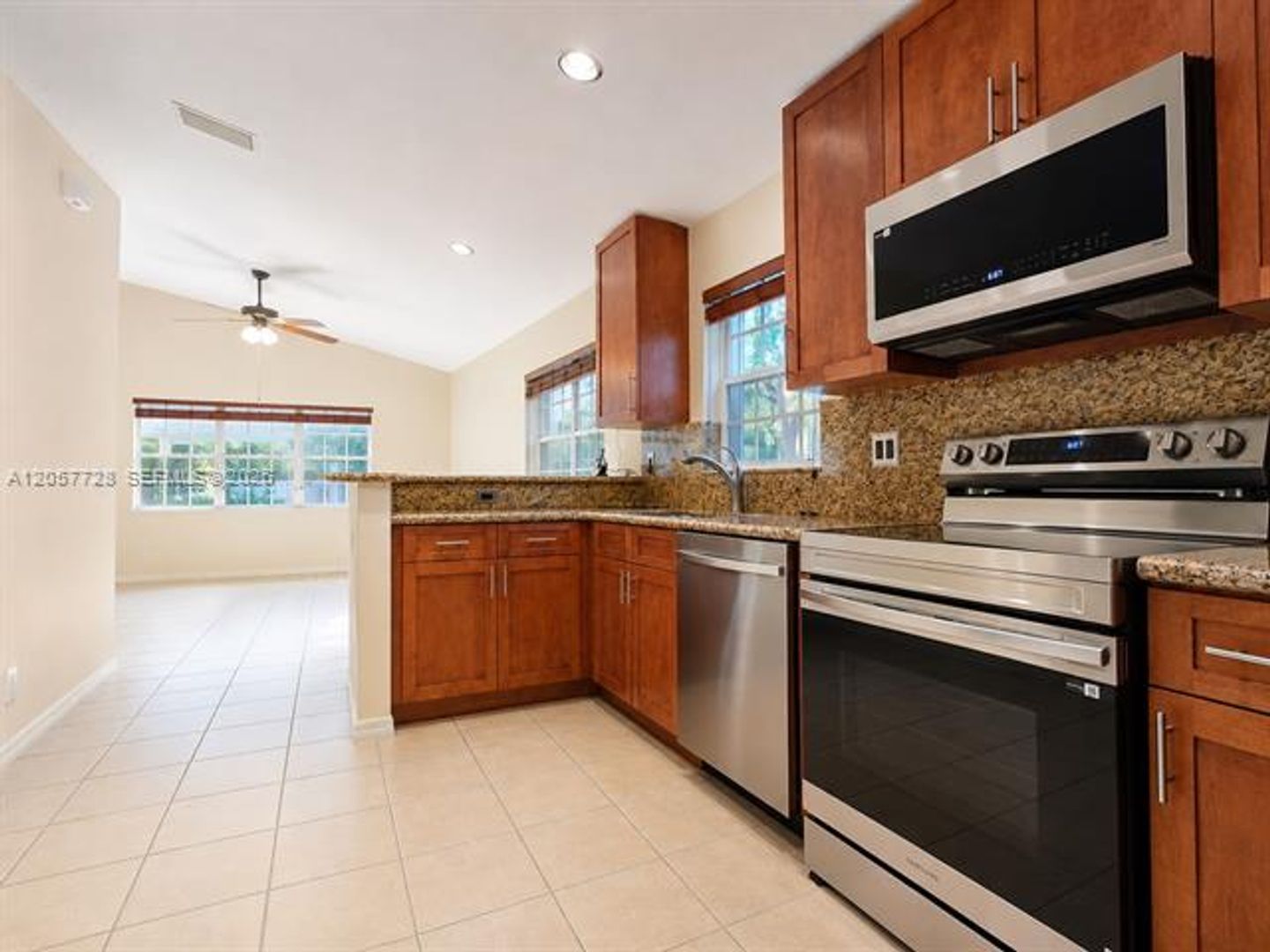 Weston House: 1041 Cedar Falls Dr # 1041