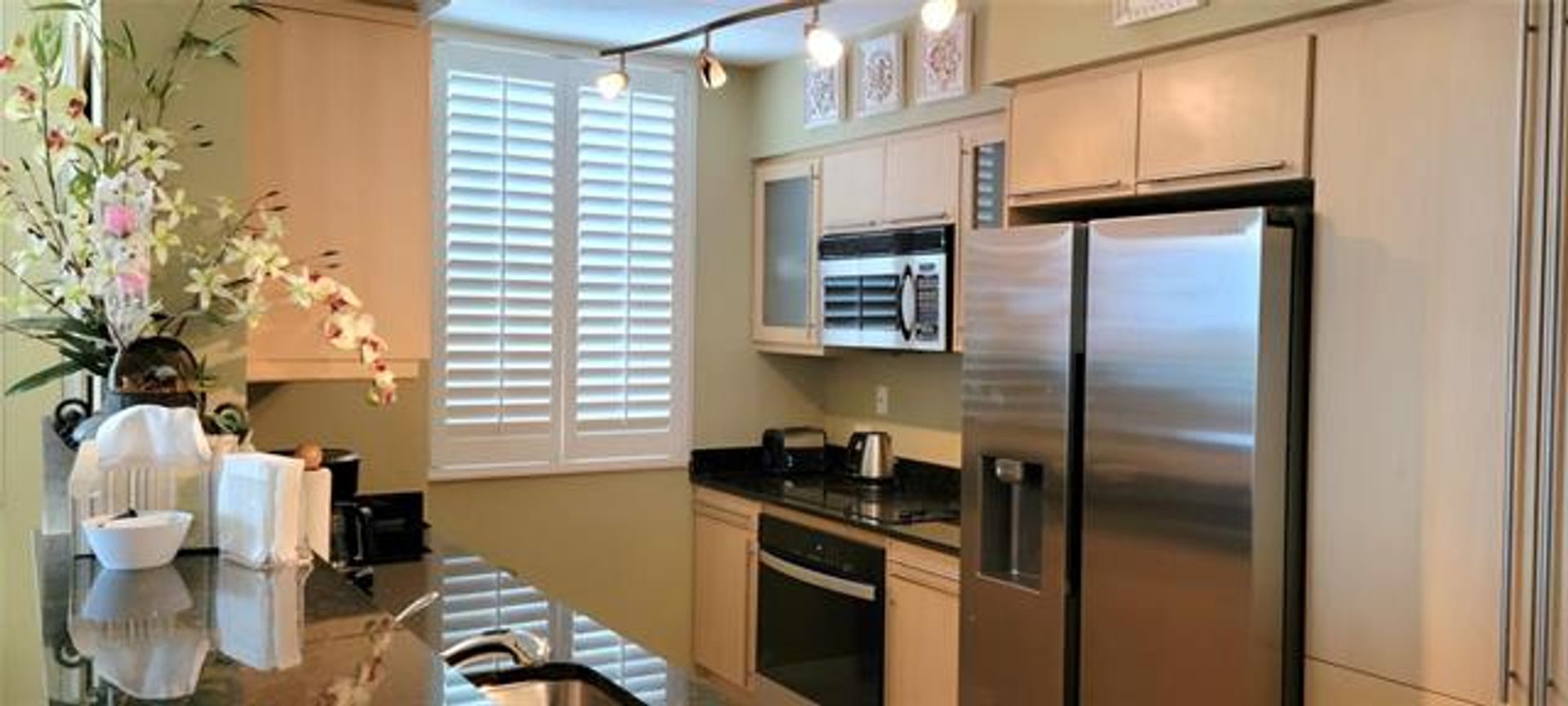 Hallandale Beach Condo: 2080 S Ocean Dr cu-902