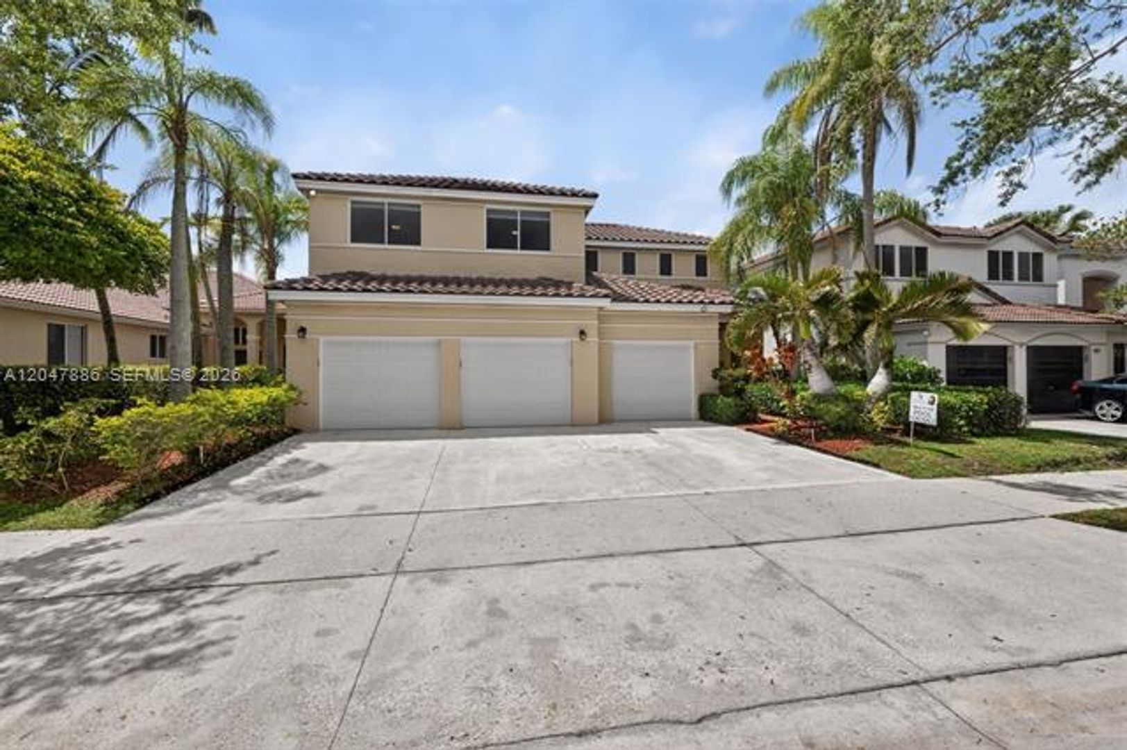 Weston House: 1115 Camellia Cir # 0