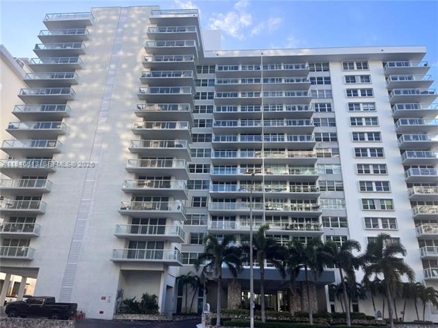 MIAMI BEACH Apartment: 5750 Collins Ave appt 12 H