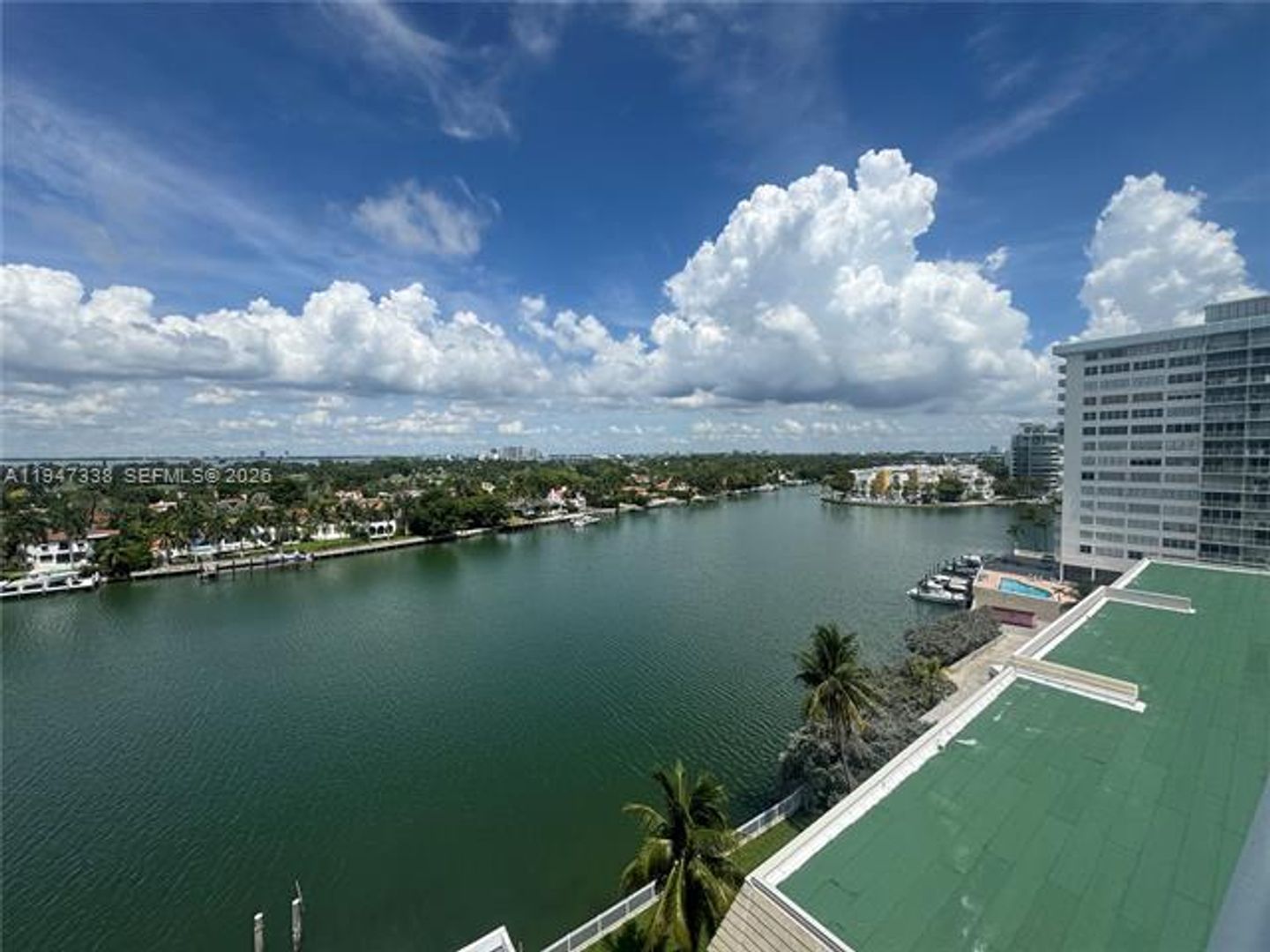 MIAMI BEACH Apartment: 5750 Collins Ave appt 10F