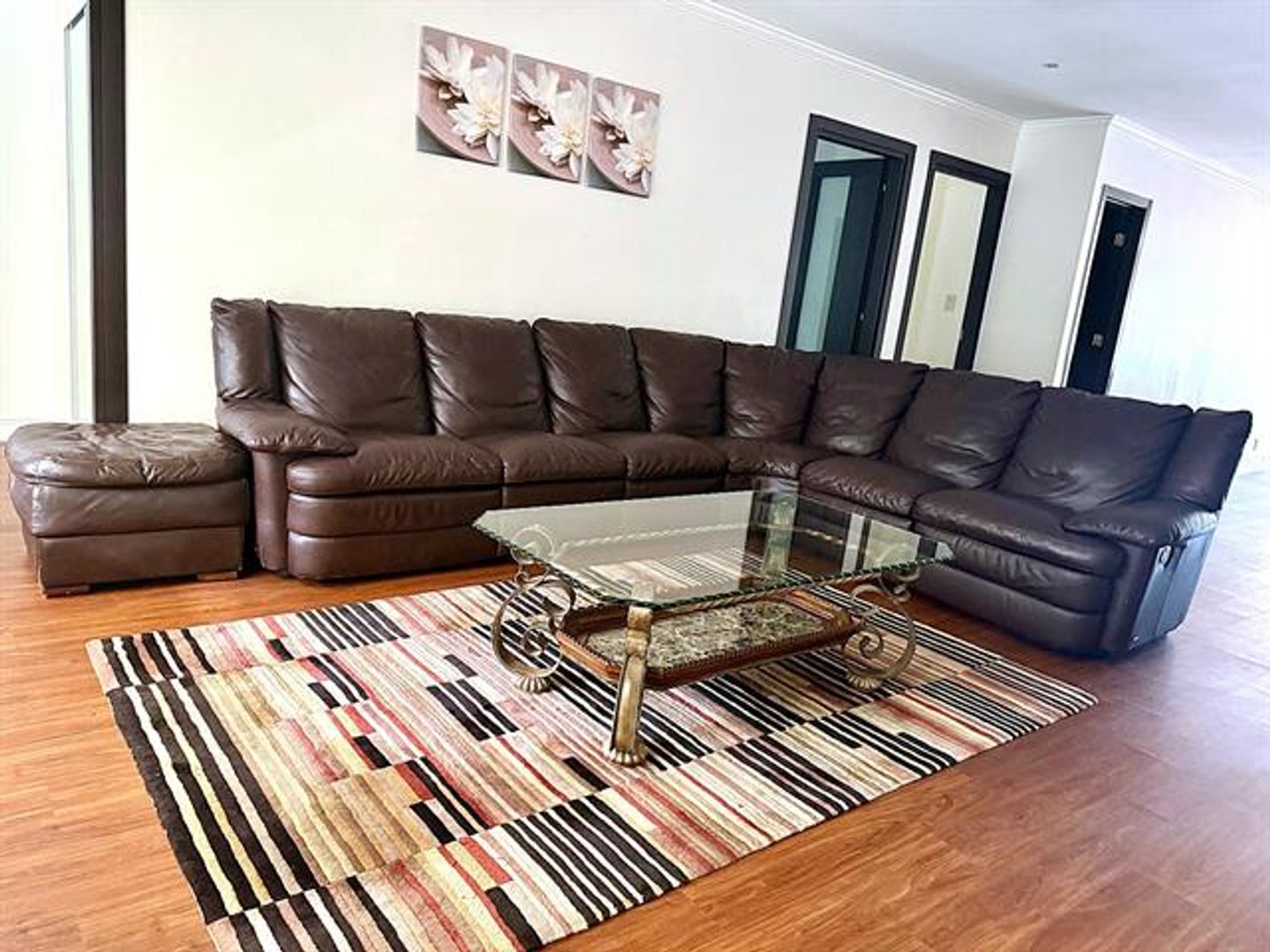 Hollywood House: 2418 Van Buren St # 2418