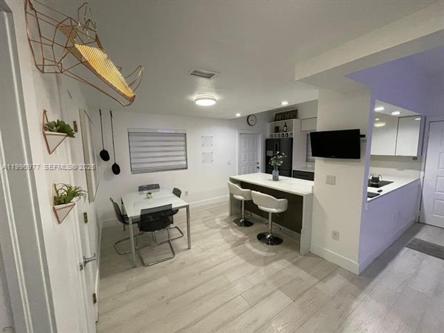 MIAMI Apartment: 325 NW 19th Ln # 30