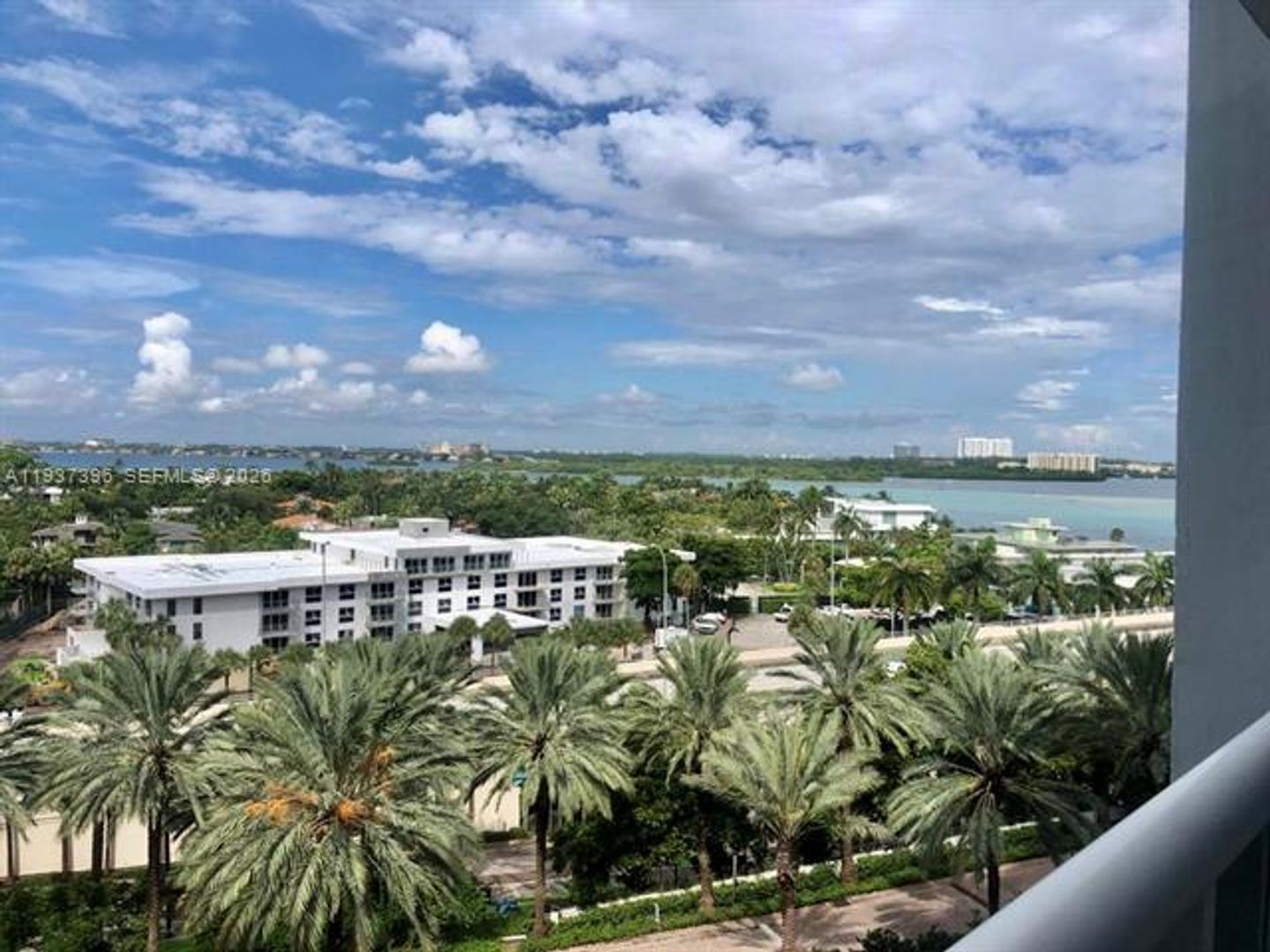 BAL HARBOUR Apartment: 10275 Collins Ave appt 727