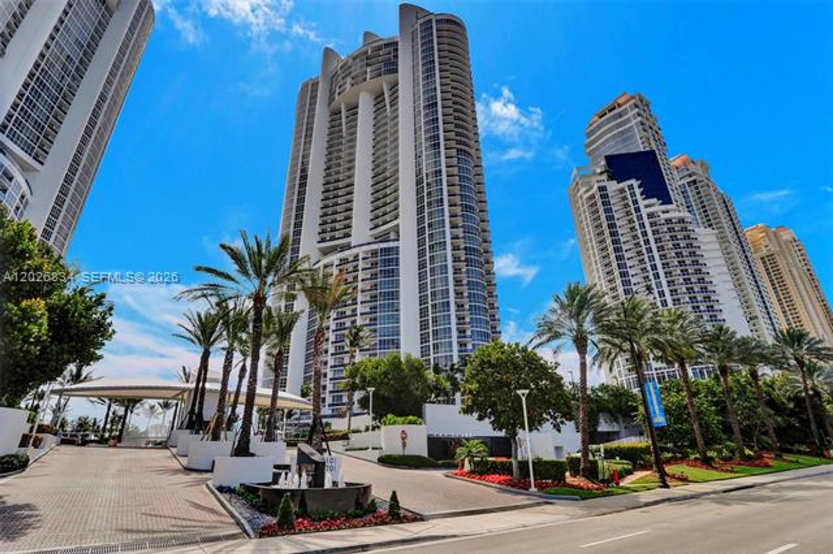 Sunny Isles Beach Condo: 18201 Collins Ave # 3309