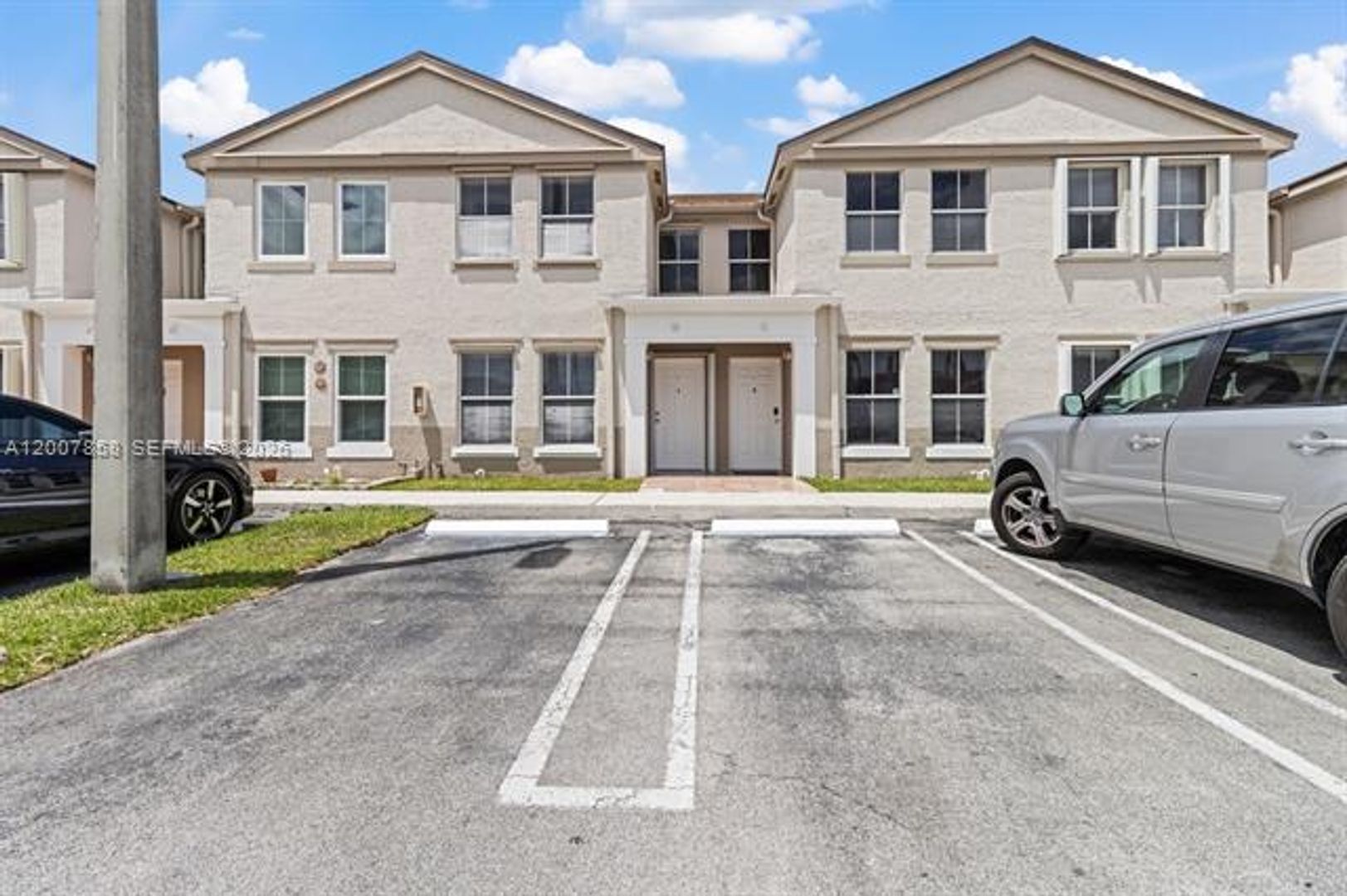 MIAMI House: 9187 Fontainebleau Blvd th 405-5