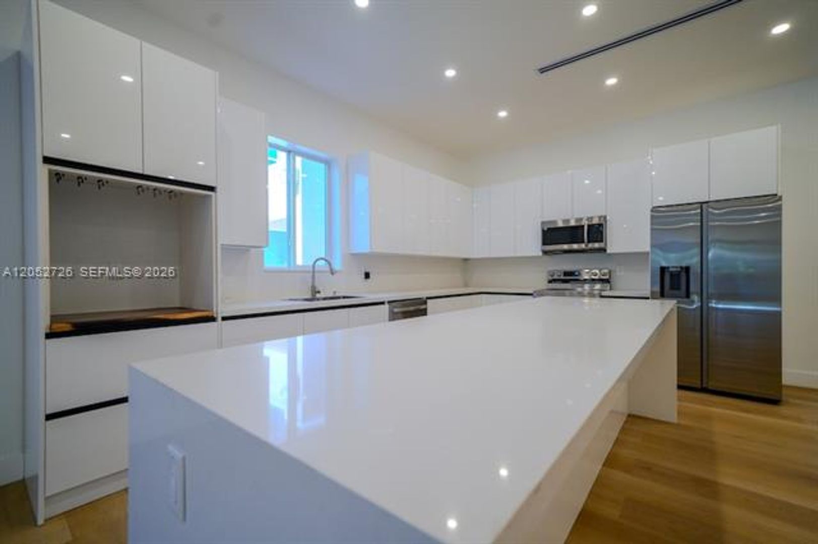 Miami House: 112 NW 24th Ct # 112