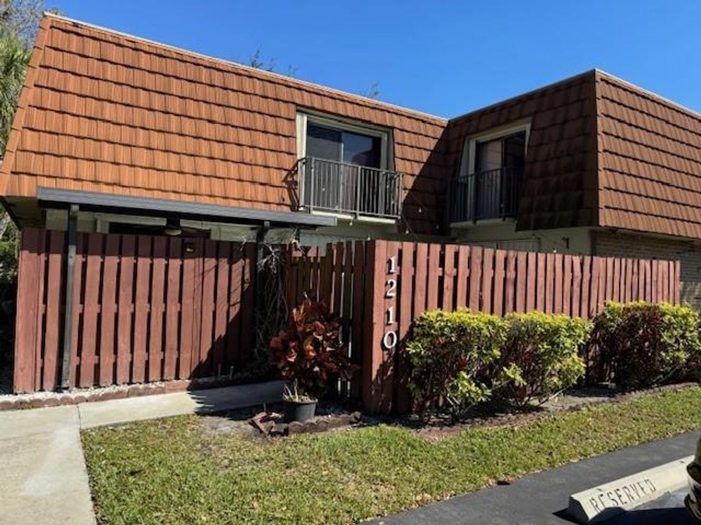Davie Townhome: 1210 SW 118th Ter