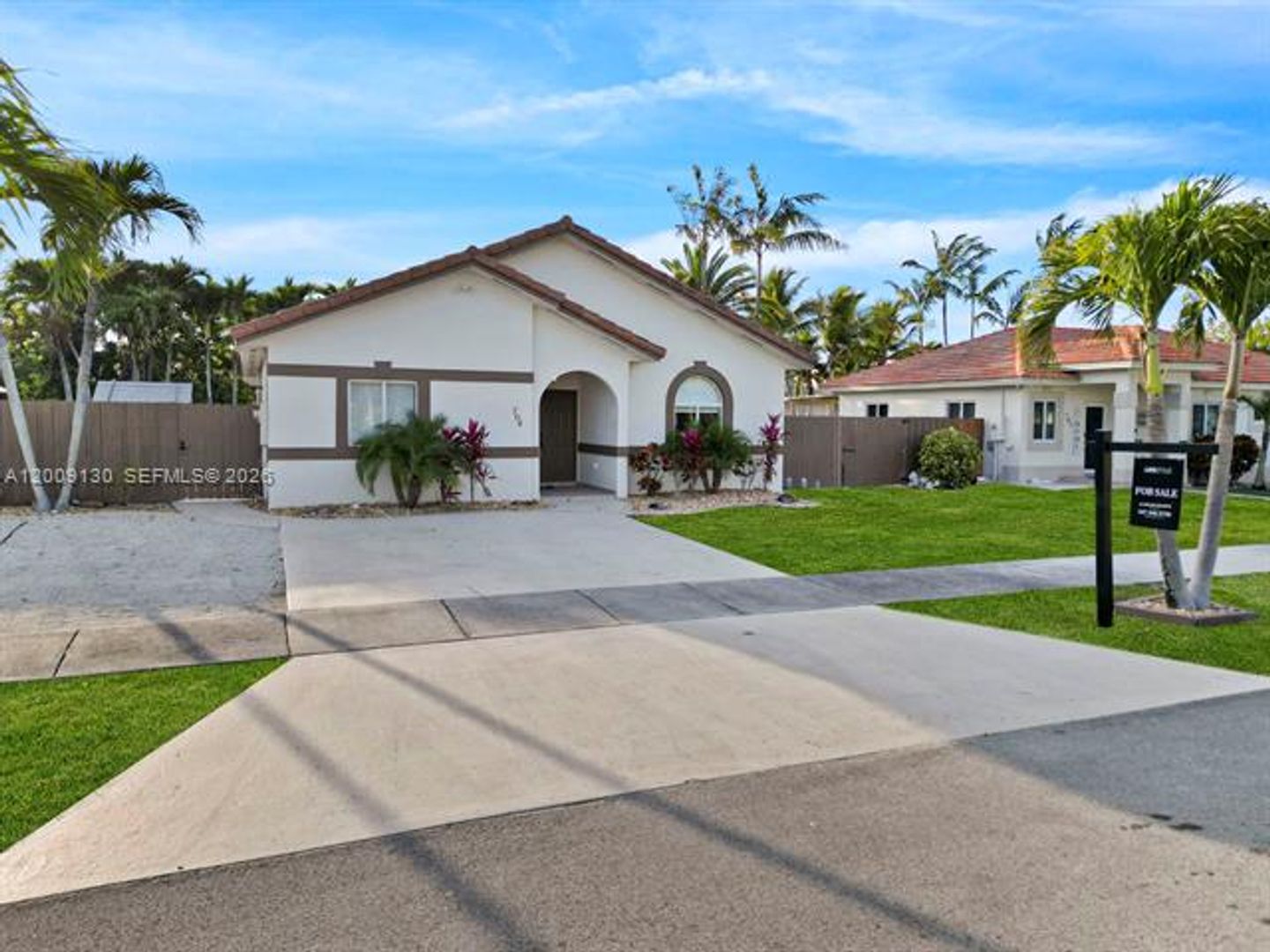 Homestead House: 704 SE 14th Pl