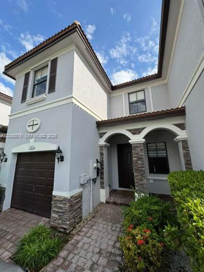DORAL Townhome: 11668 NW 88th Ln th 11668