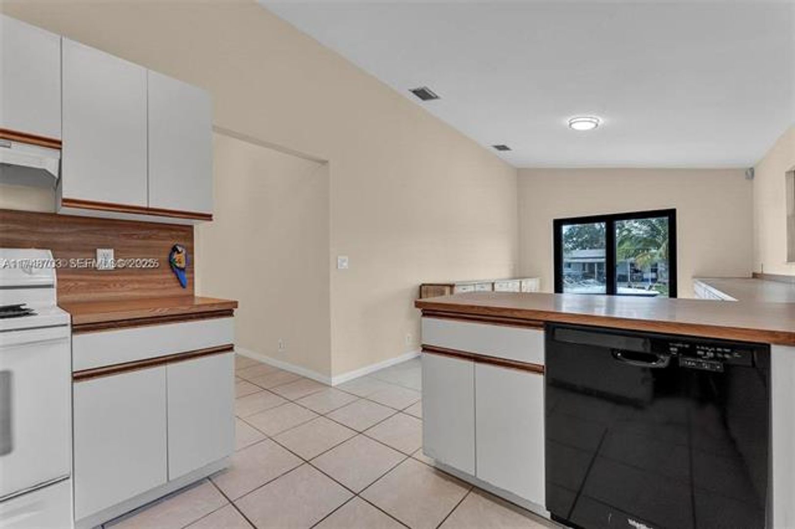 Dania Beach House: 1406 NW 8th St # 1406