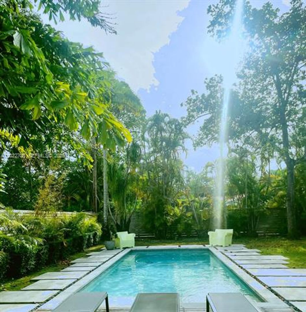 Miami House: 5800 SW 50th Ter