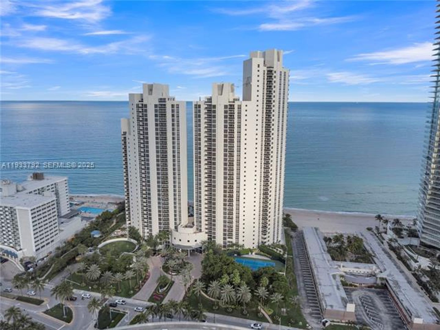 SUNNY ISLES BEACH Apartment: 19111 Collins Ave appt 1607