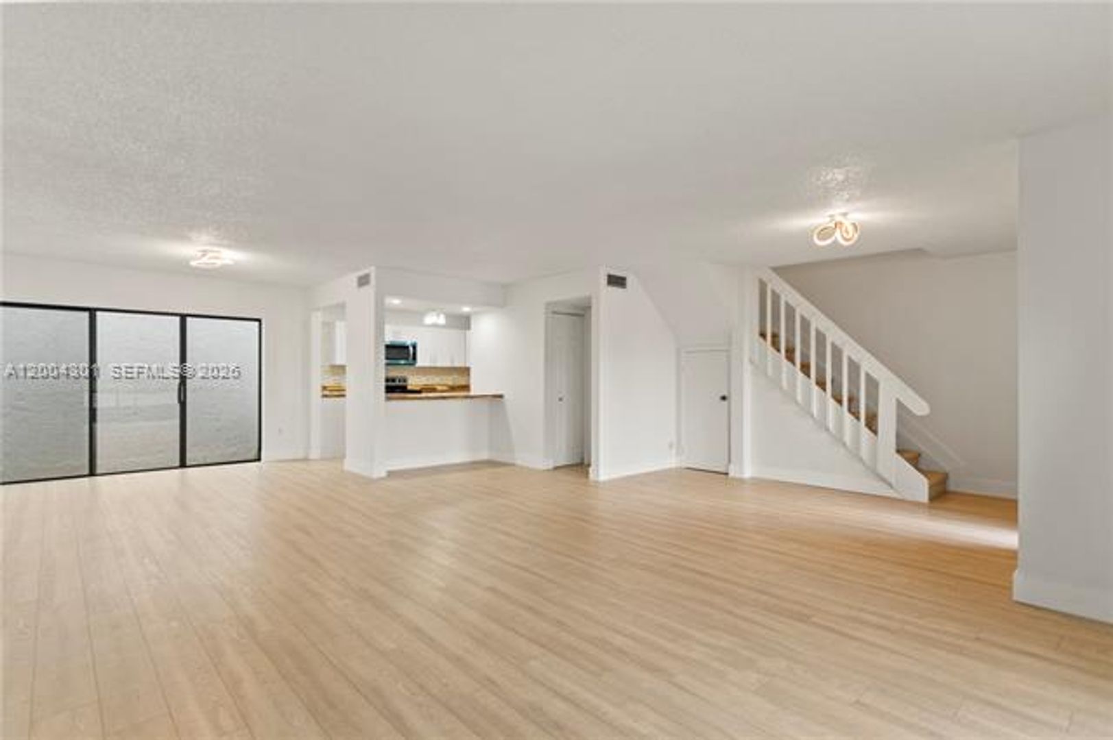 Hialeah Townhome: 6745 NW 169th St # G
