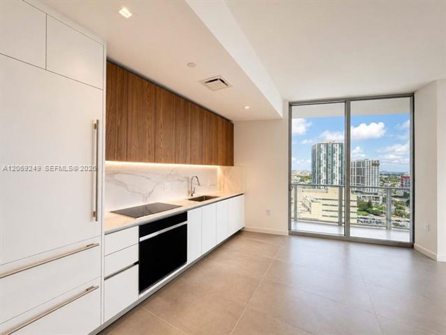 Miami Condo: 1400 Biscayne Blvd cu-1807