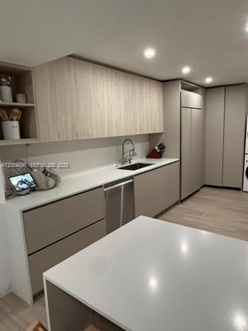 Key Biscayne Condo: 1111 Crandon Blvd cu-B1004