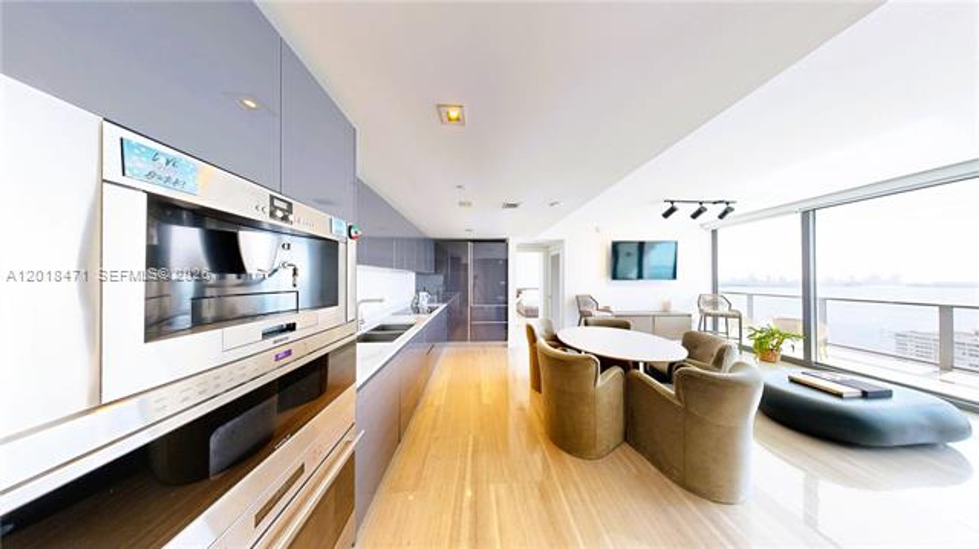 Miami Condo: 1451 Brickell Ave #2502