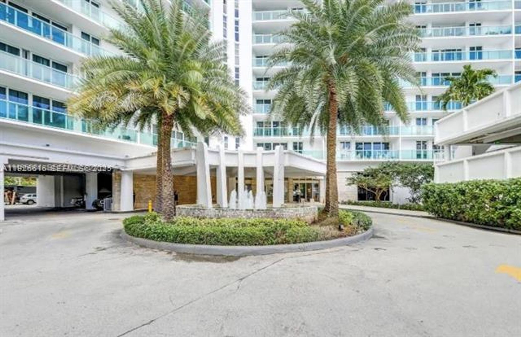 SUNNY ISLES BEACH Apartment: 100 Bayview Dr unit ph 31