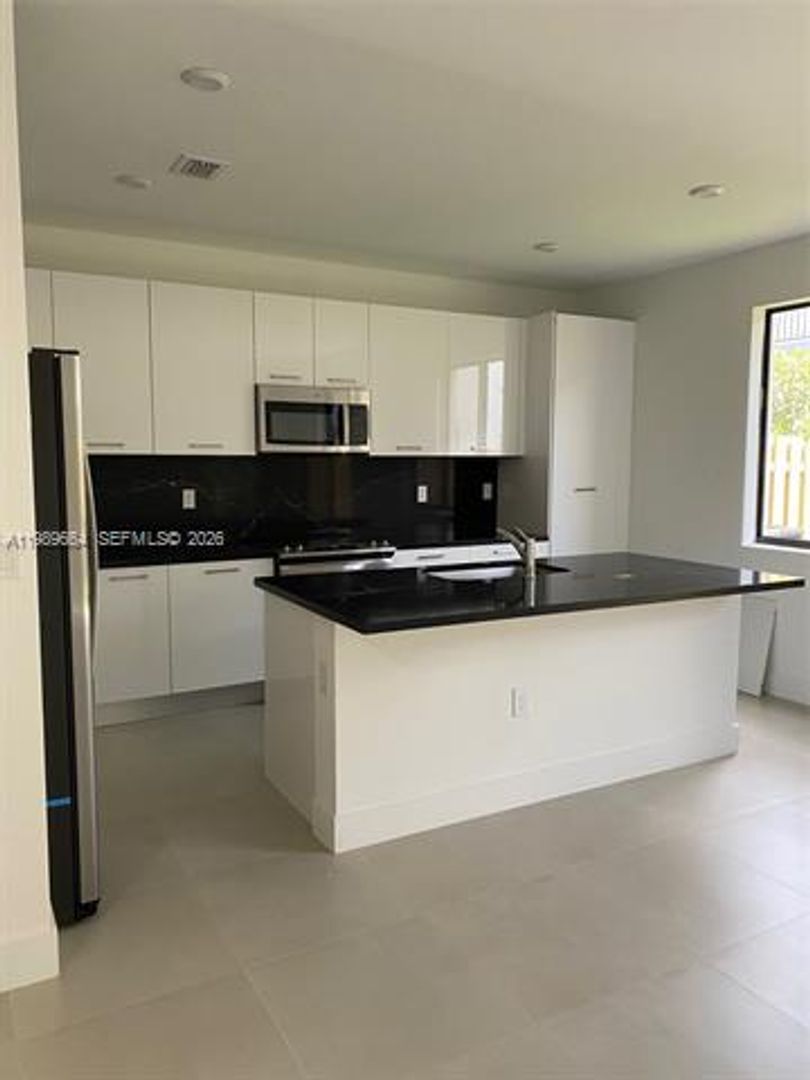 Miami Townhome: 13633 SW 157th Pl th 13633