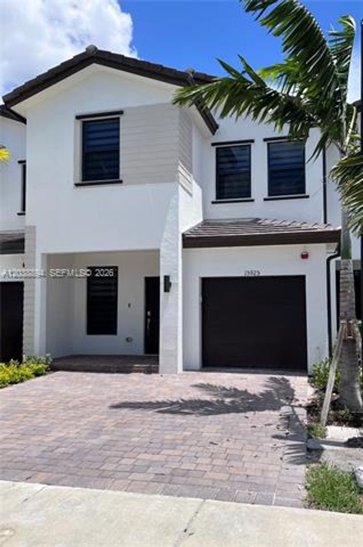 Pembroke Pines Townhome: 15925 SW 2nd Pl th 15925